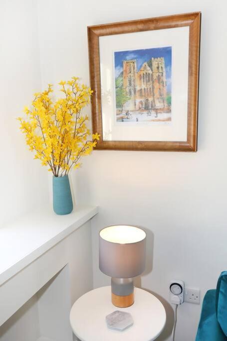 Central Ripon Apartment - View Of The Cathedral! Zewnętrze zdjęcie